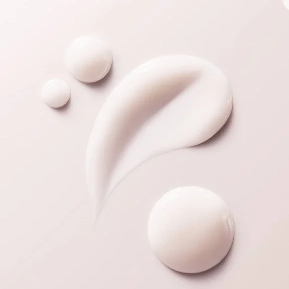 JLO BEAUTY Tighten + Tease™ Ultimate Body Serum 4.06 Oz - Picture 7 of 9